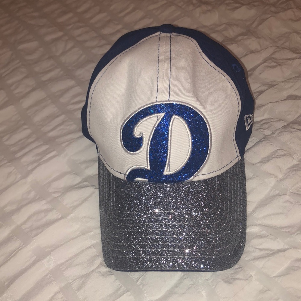 NEW Dodger’s sparkly hat!